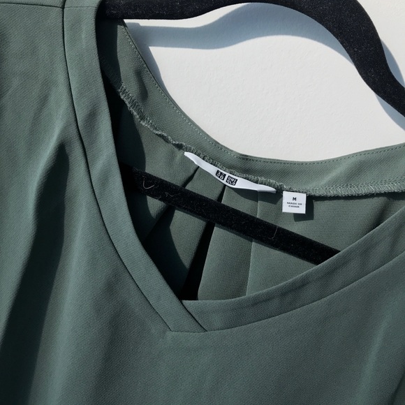 Uniqlo Dark Green Blouse - Picture 4 of 5